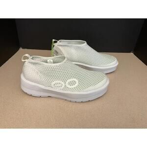 New! Womens Oofos OOmega Chukka White Walking Slip On Recovery Shoes. Size 10.